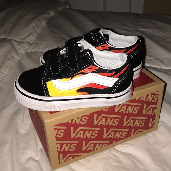 Vans - Picture 2 of 2